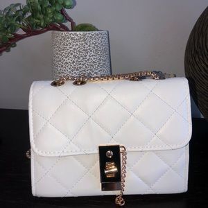 • White aesthetic bag